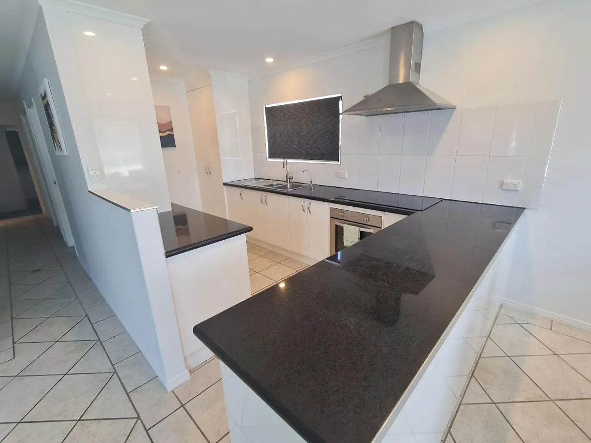 Cranbourne Court Beachside Apartments Maroochydore